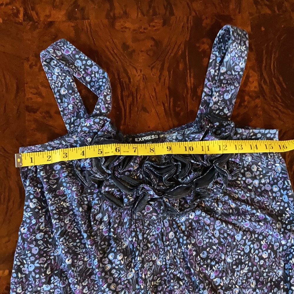 Express - Ladies Tank Top w/Ruffles - Picture 8 of 9